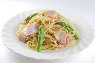 ベーコンとアスパラのみそパスタ